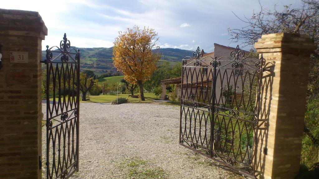 Poggio Dei Prugnoli Bed & Breakfast Tavoleto Luaran gambar